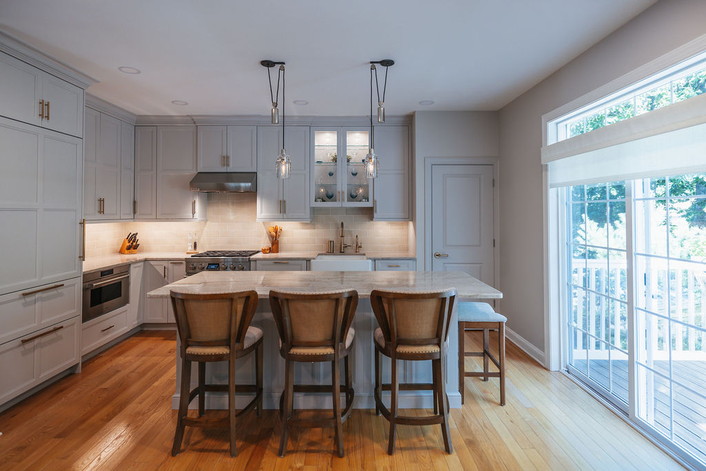 Why a Real Door Sample Matters When Choosing Kitchen Cabinets